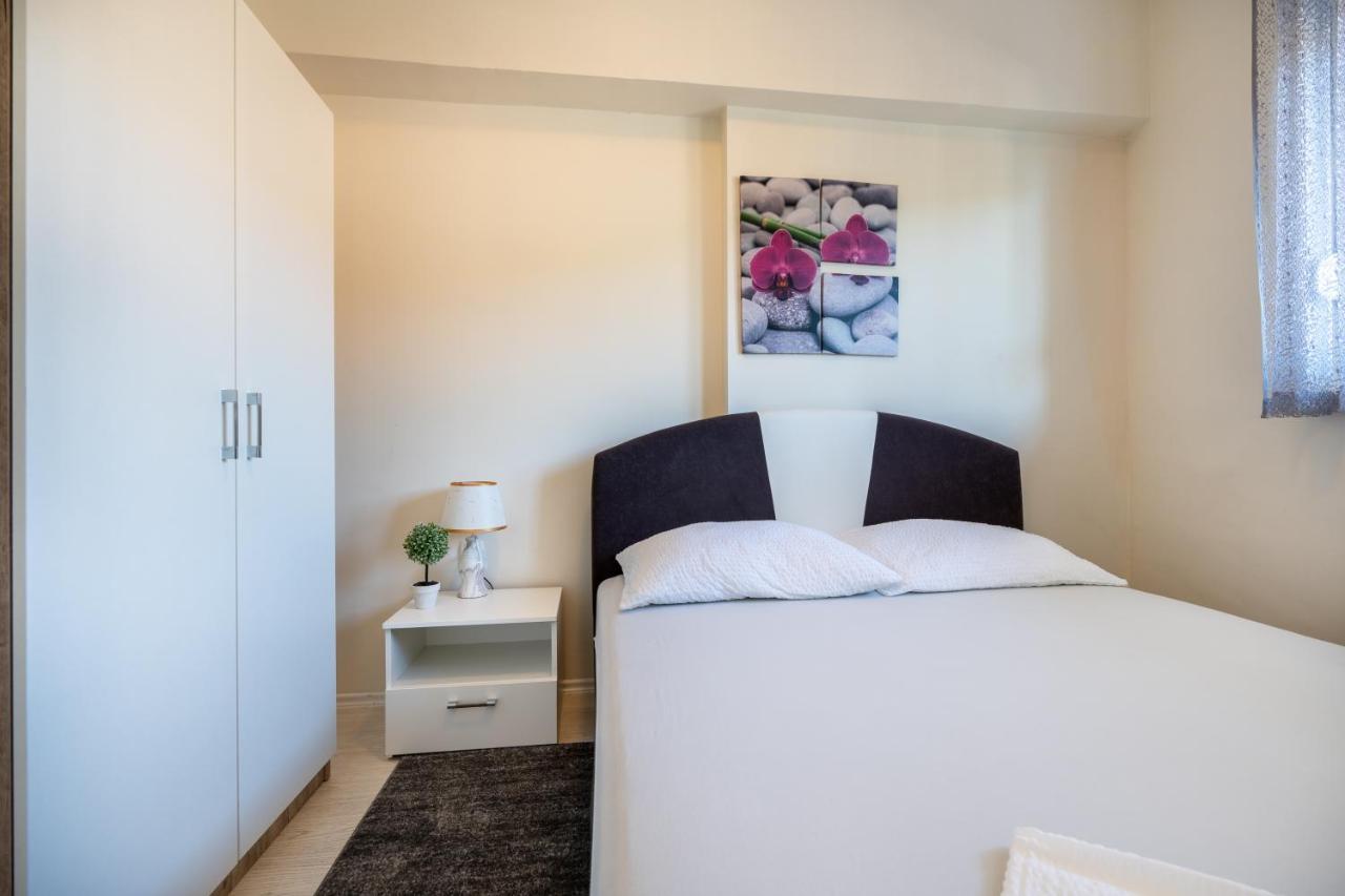 Apartments Nico Неум Екстериор снимка